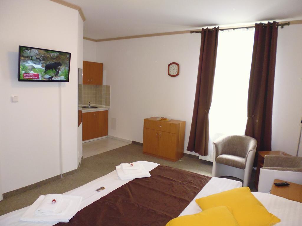 Pension Kamenny Dvur Marianske Lazne Exterior photo